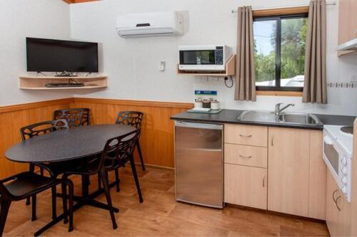 Big4 Melbourne Holiday Park Екстериор снимка